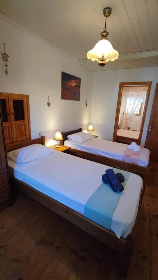 Retro Wooden House Gaios Villa Ngoại thất bức ảnh