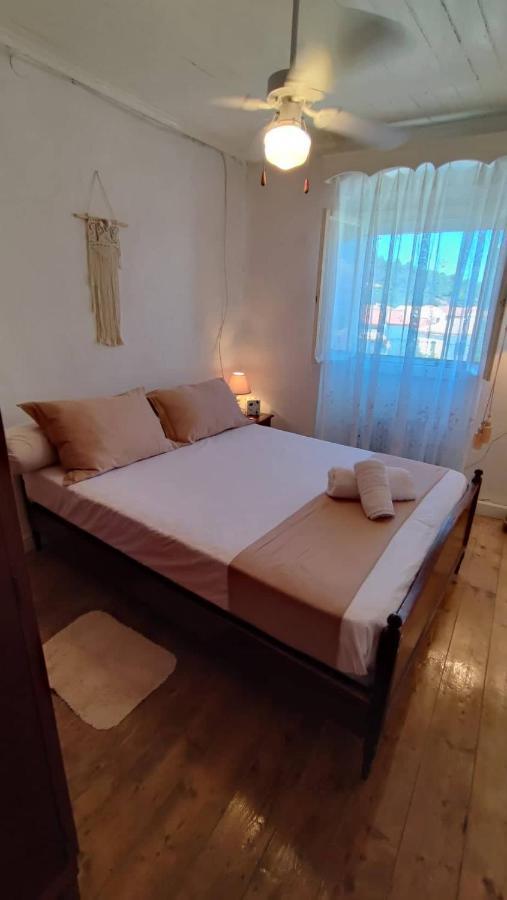 Retro Wooden House Gaios Villa Ngoại thất bức ảnh